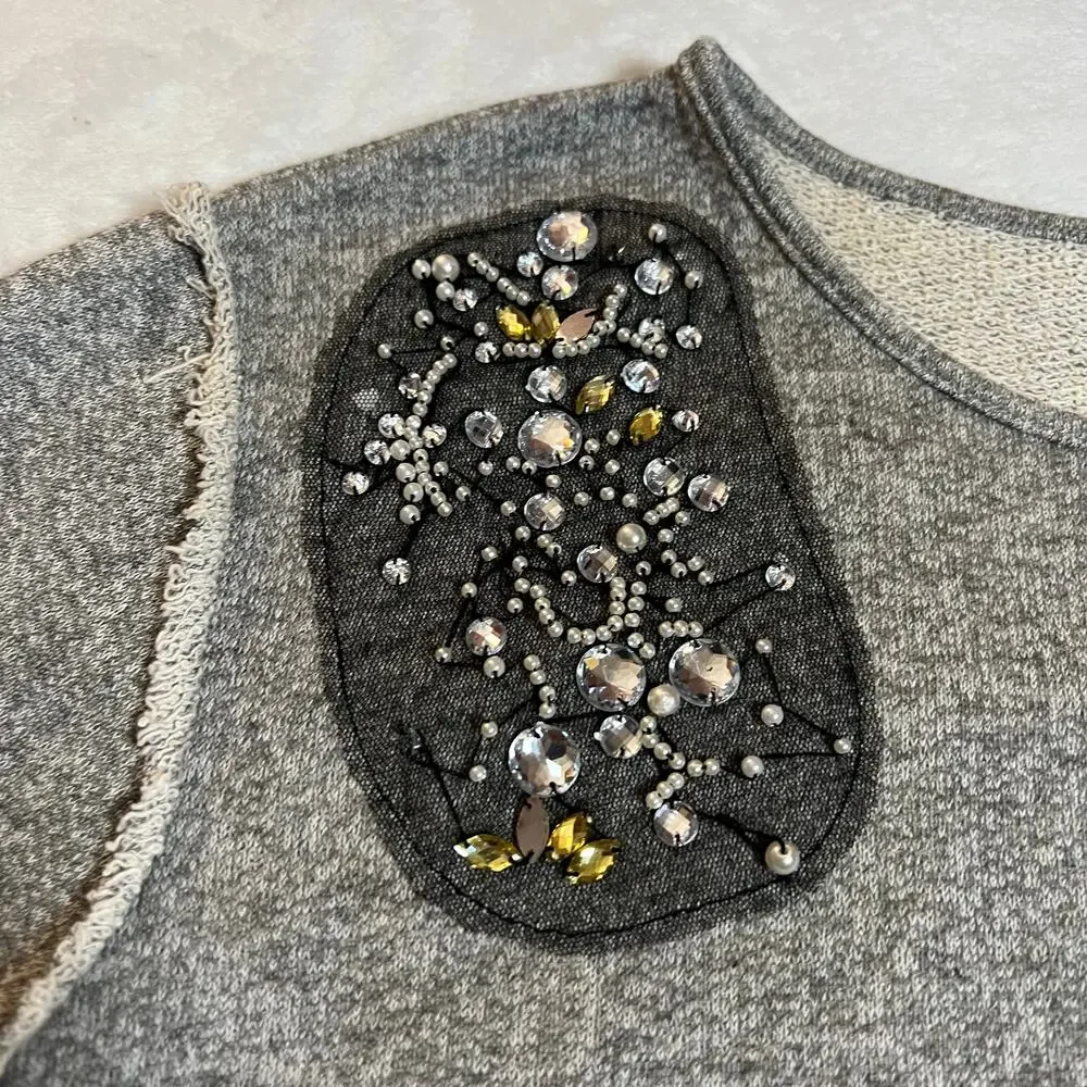 Romeo & Juliet Couture Embellished Shoulder Relaxed Fit Sweatshirt Size Small